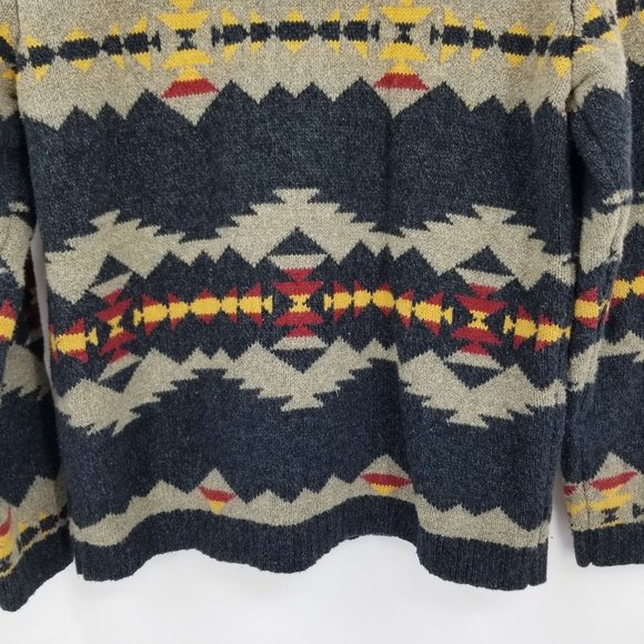 American Eagle Long Sleeved Aztec Hooded Sweater Pullover Size Medium - Picture 9 of 11